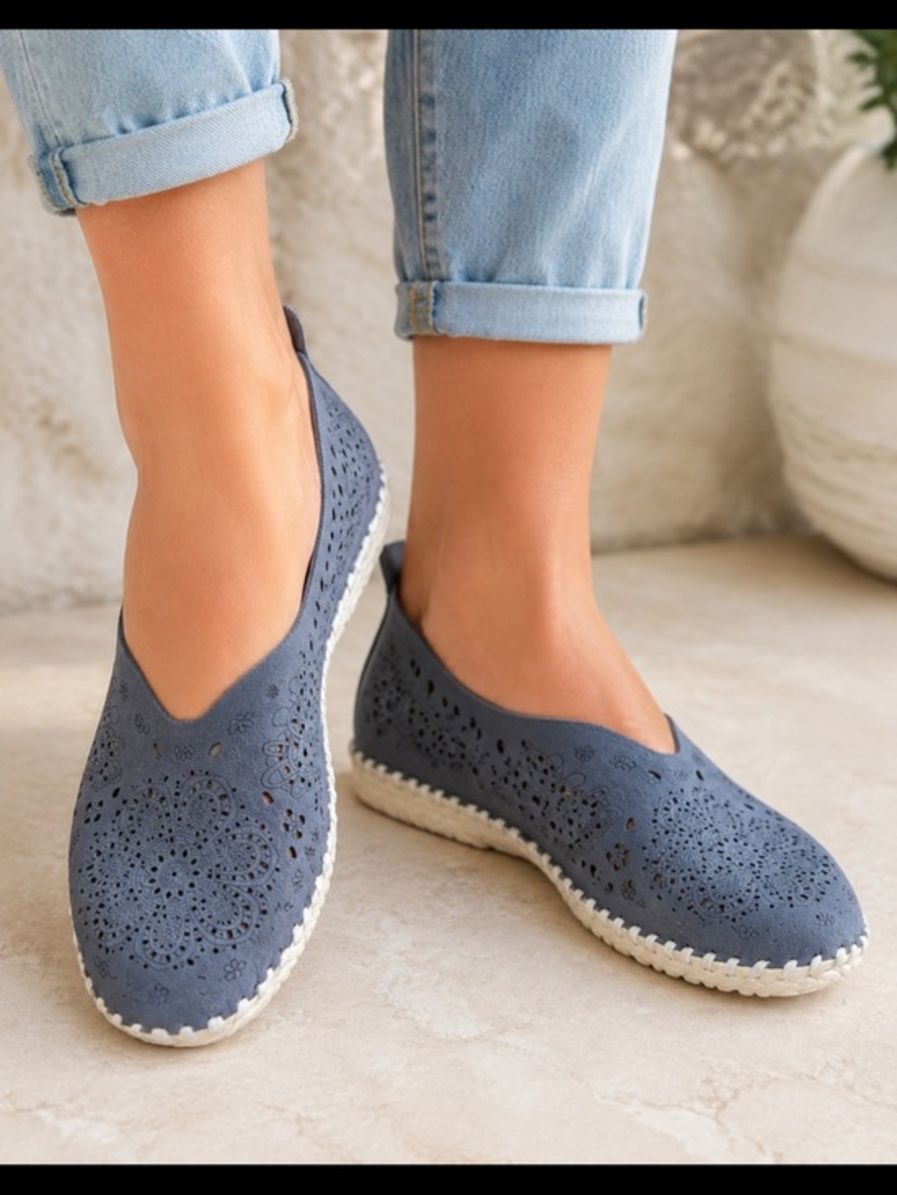 Bernie Mev New York Blue Floral Laser Cut Slip On Comfort Flats EU 37 US 6.5–7